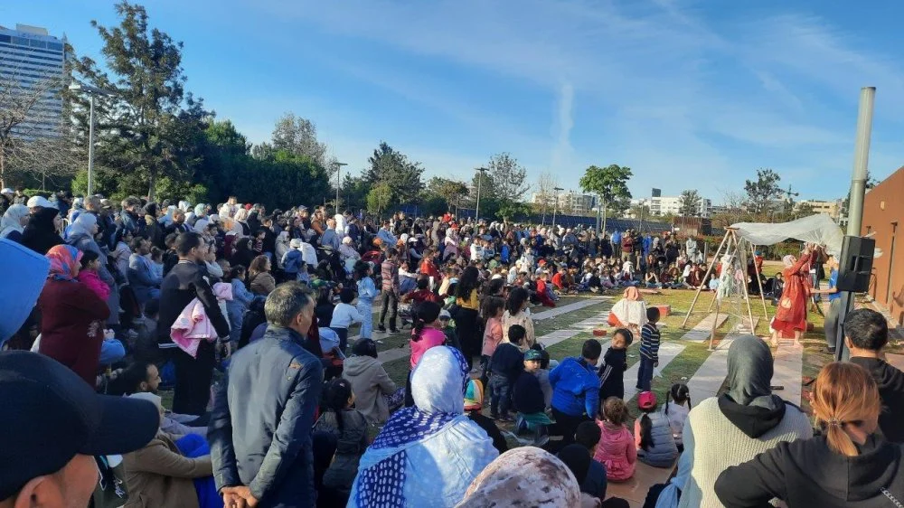 « Crecemos con cultura » : Marionnettes, clown, musique et cirque au cœur d’Anfa Park